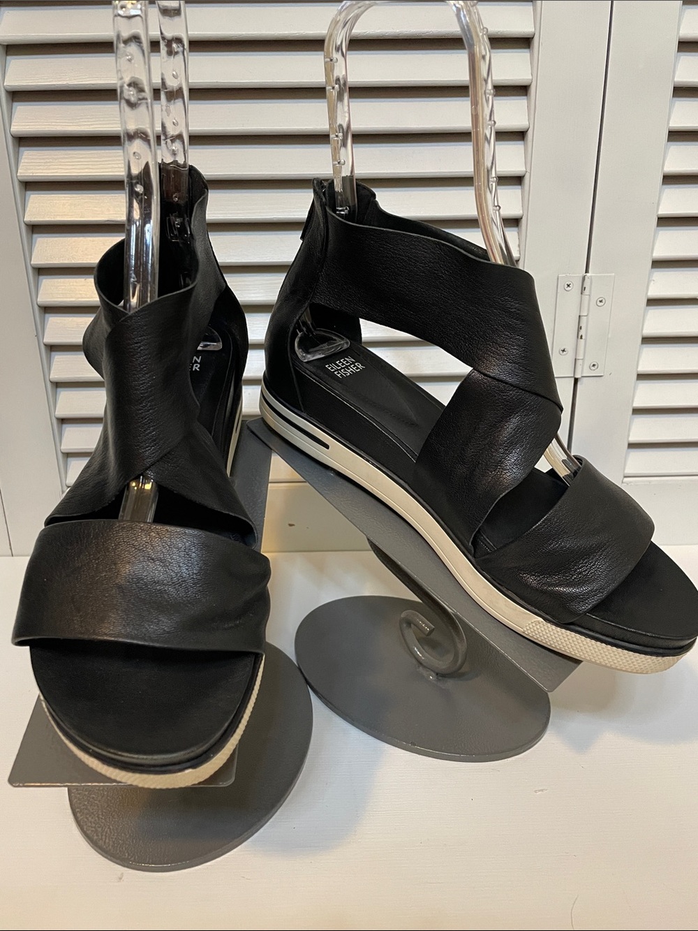 LN - Eileen Fisher Black Leather Crisscross Platform Sandals - Sz 10